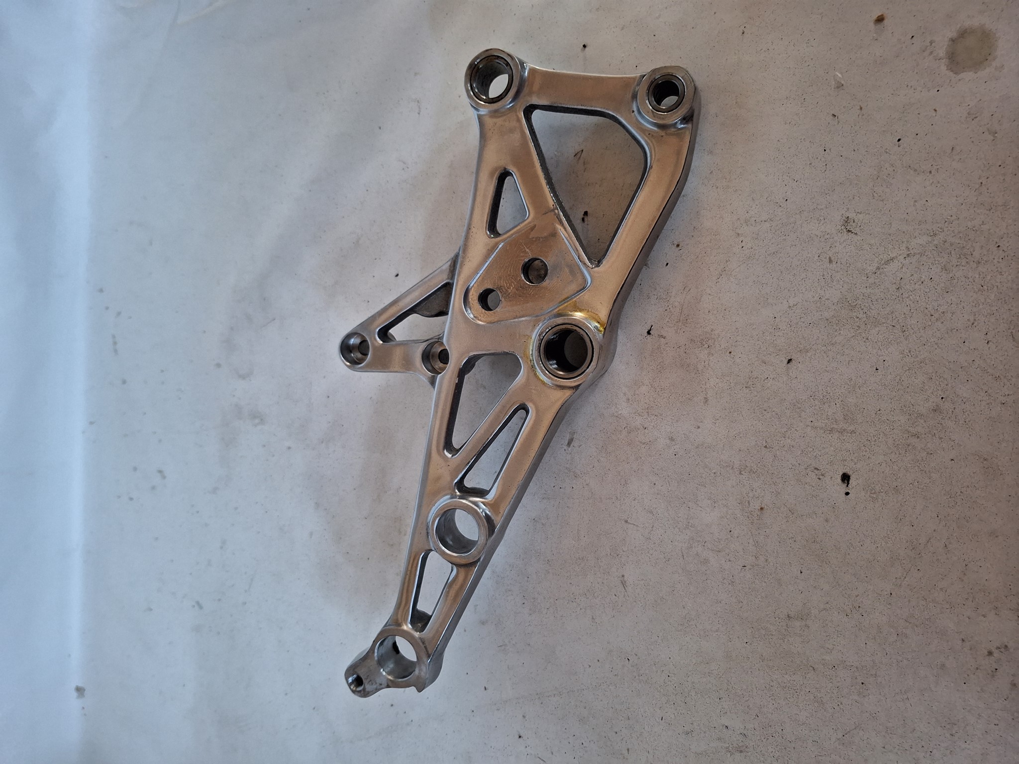 Picture of HALTER FUSSRASTE  50640-MA3-850  CB 1100 RB
